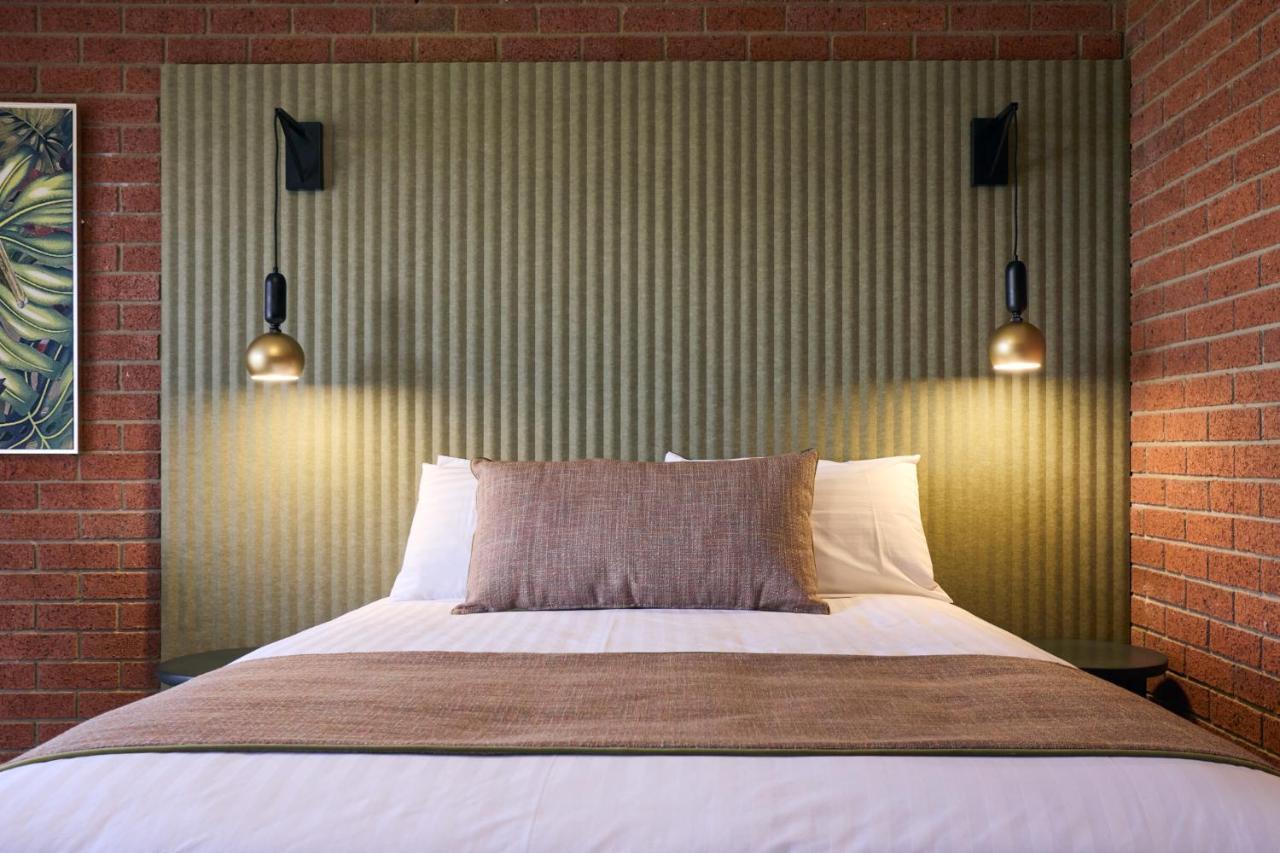 The Waterloo Hotel Swansea Bagian luar foto